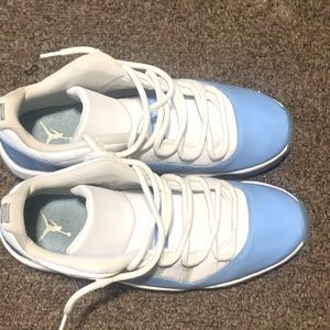 Jordan 11 unc low , size 12.5
